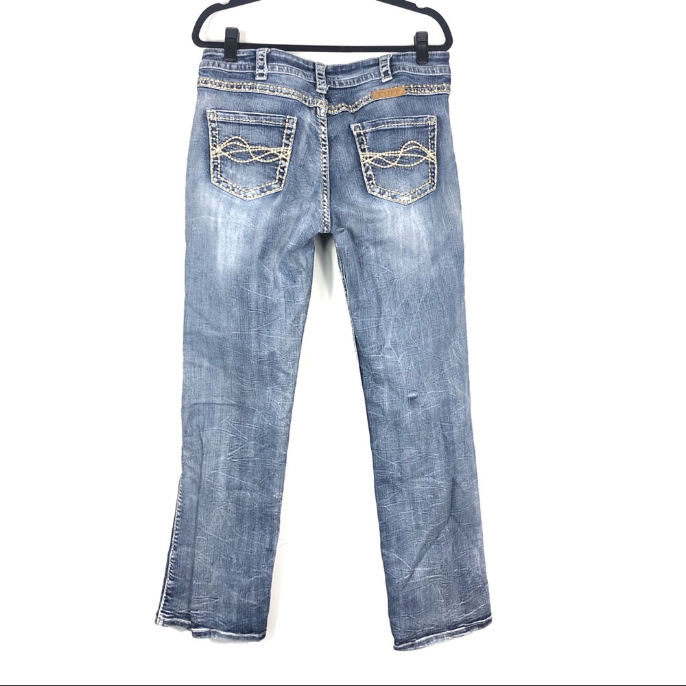 COPY - COWGIRL TUFF COMPANY timeless bootcut medium wash jeans T18